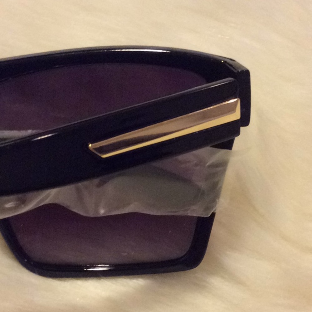 Sunglasses - Picture 6 of 6